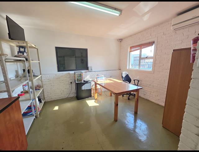 99M² WAREHOUSE FOR SALE IN CITY DEEP